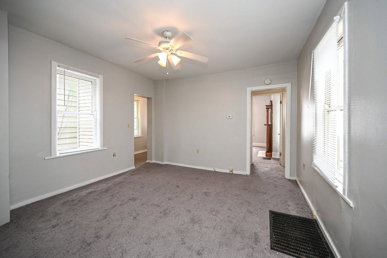 2344 Victor St - Photo 3 of 16