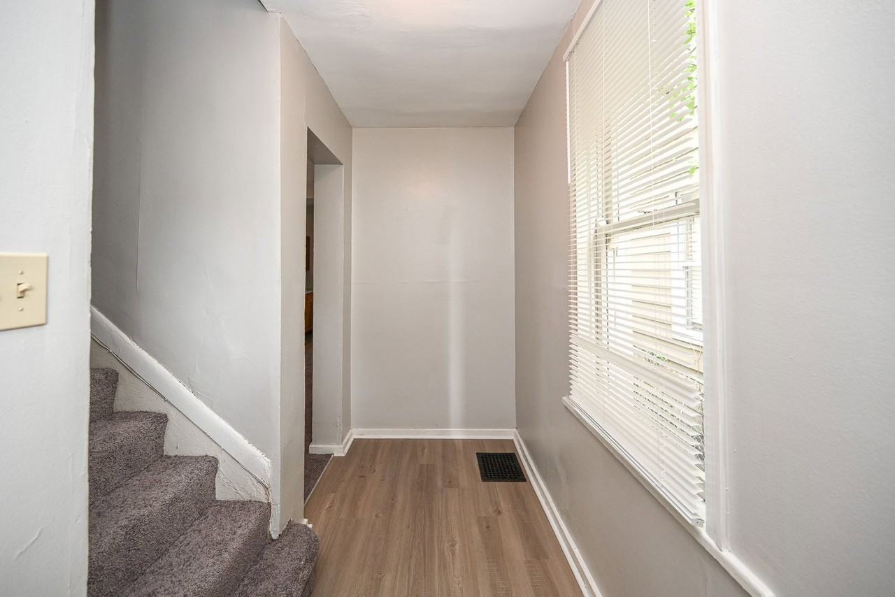 2344 Victor St - Photo 6 of 16