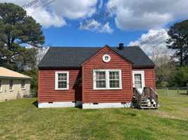featured image of 2233 Oak Dr