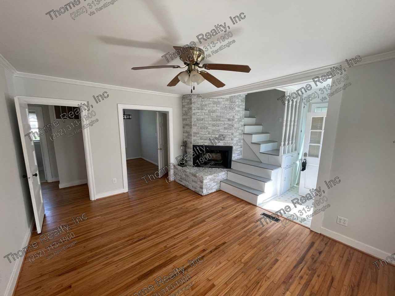 2233 Oak Dr - Photo 3 of 16
