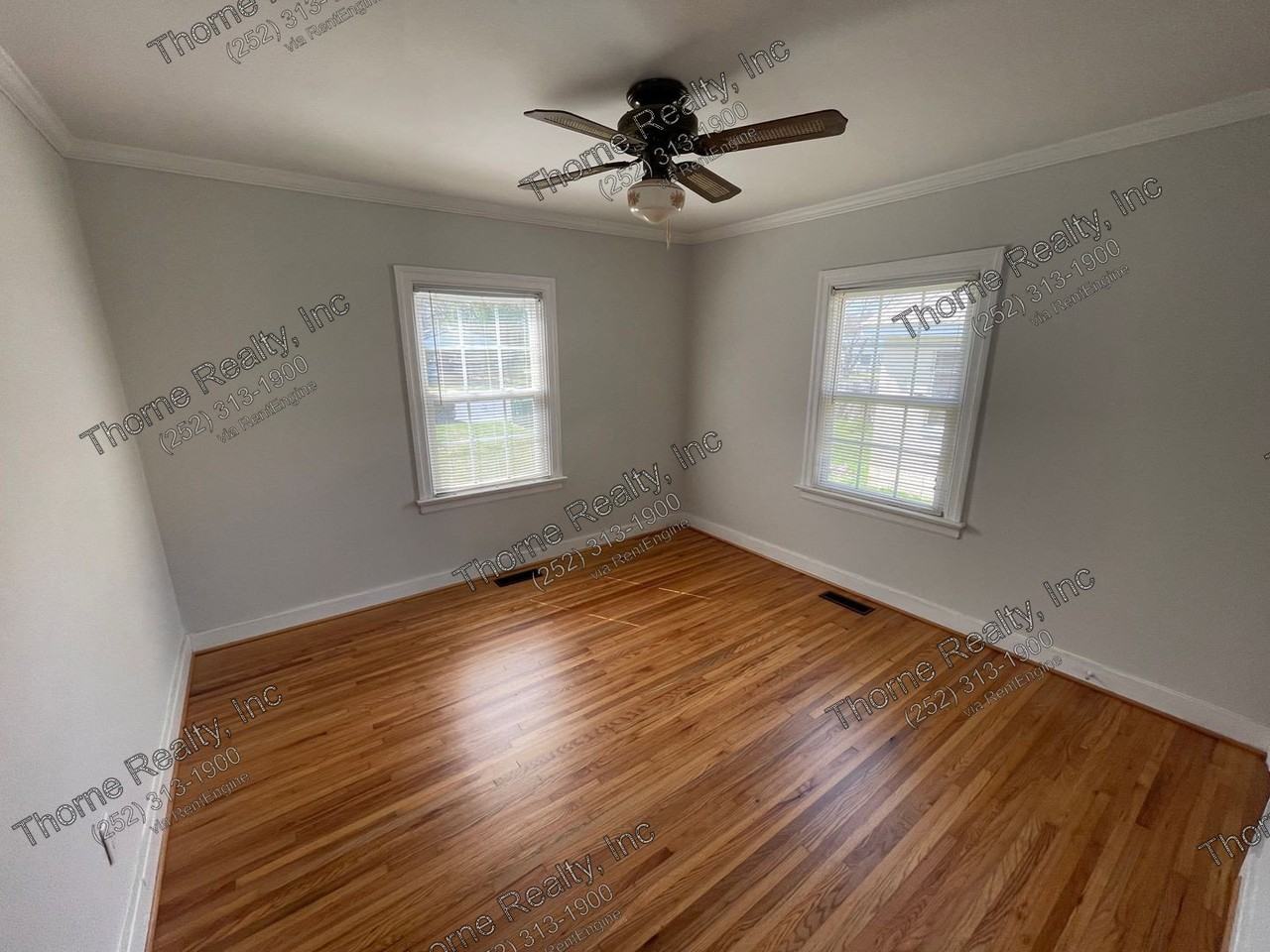2233 Oak Dr - Photo 4 of 16