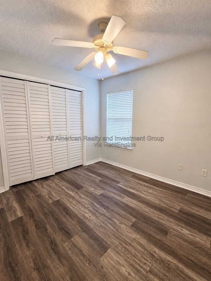 994 John Wayne Cir - Photo 7 of 11