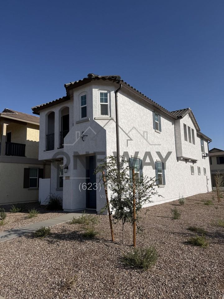 3349 S Primrose - Photo 2 of 40