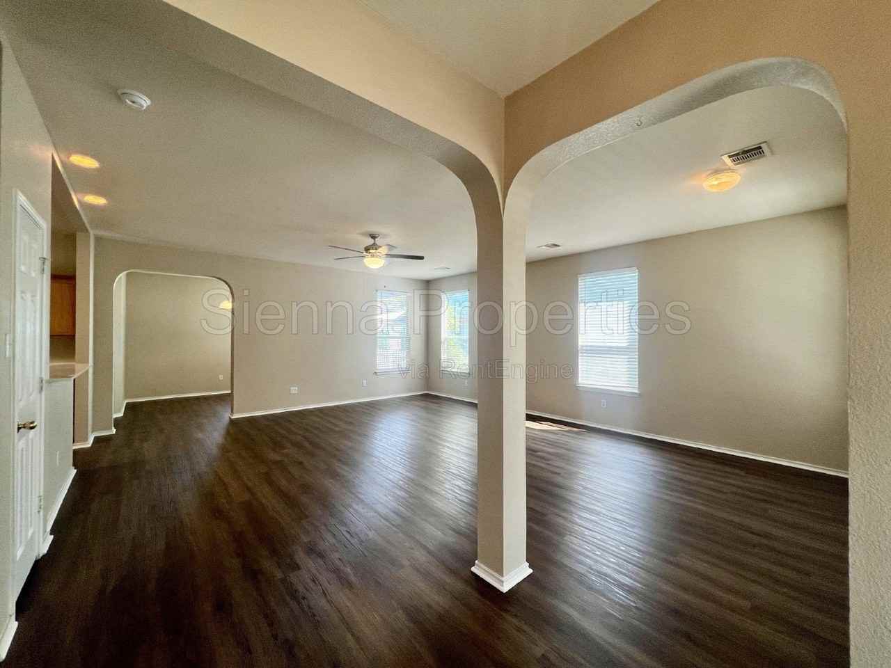 725 Sampson - Photo 2 of 36