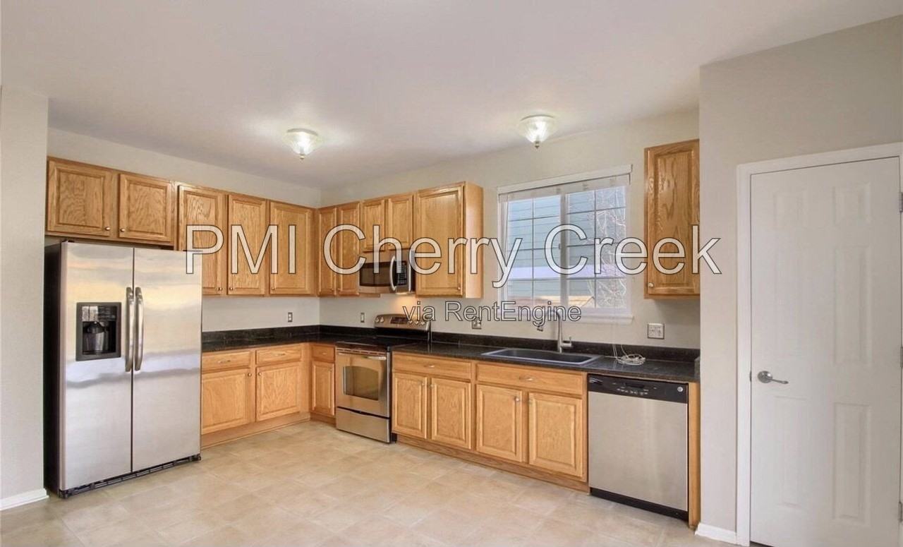 18647 E Vassar Dr - Photo 4 of 36