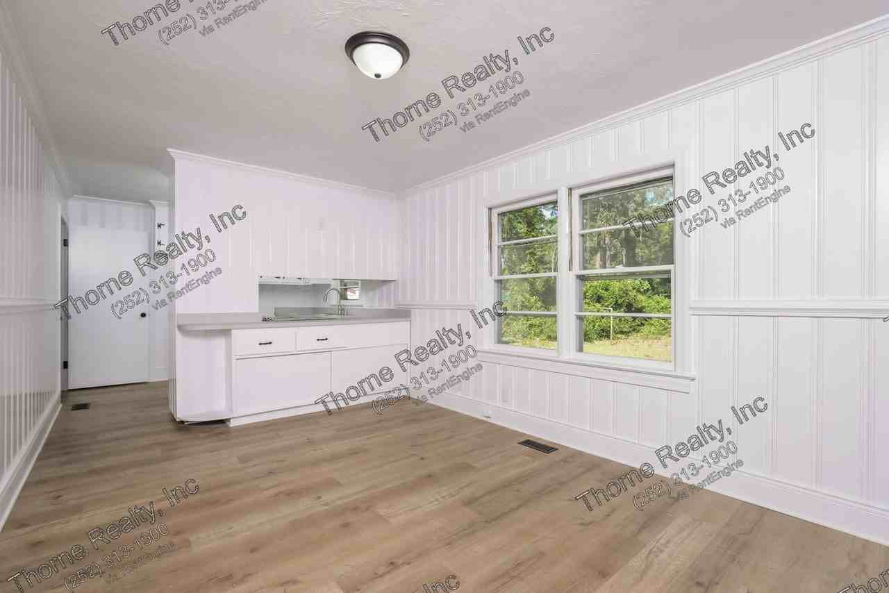 920 Cedarbrook Dr - Photo 4 of 21