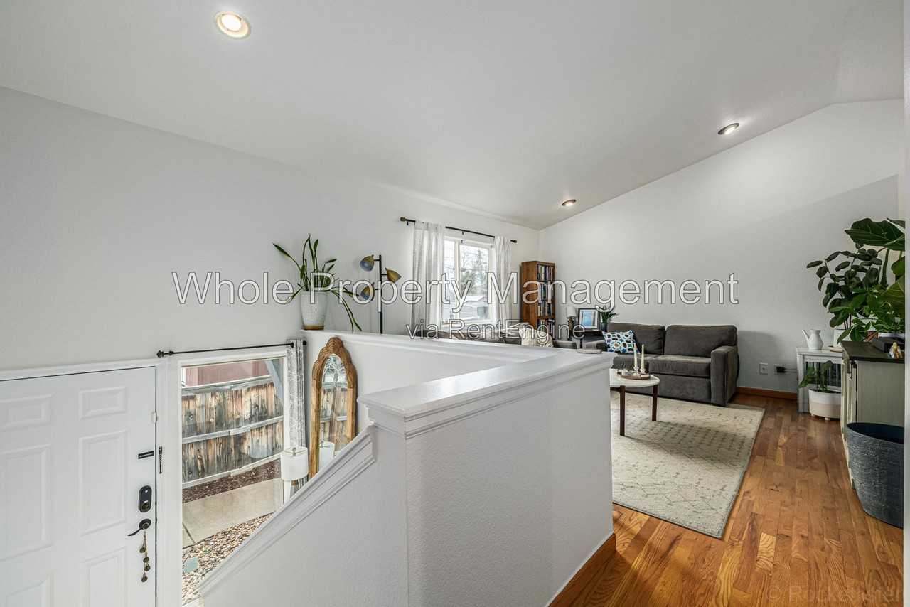 965 Wolff St #D - Photo 4 of 36