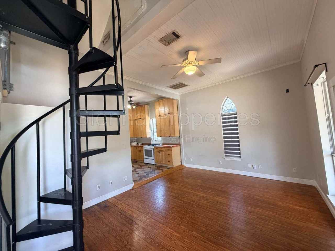 1509 Willow St - Photo 5 of 24