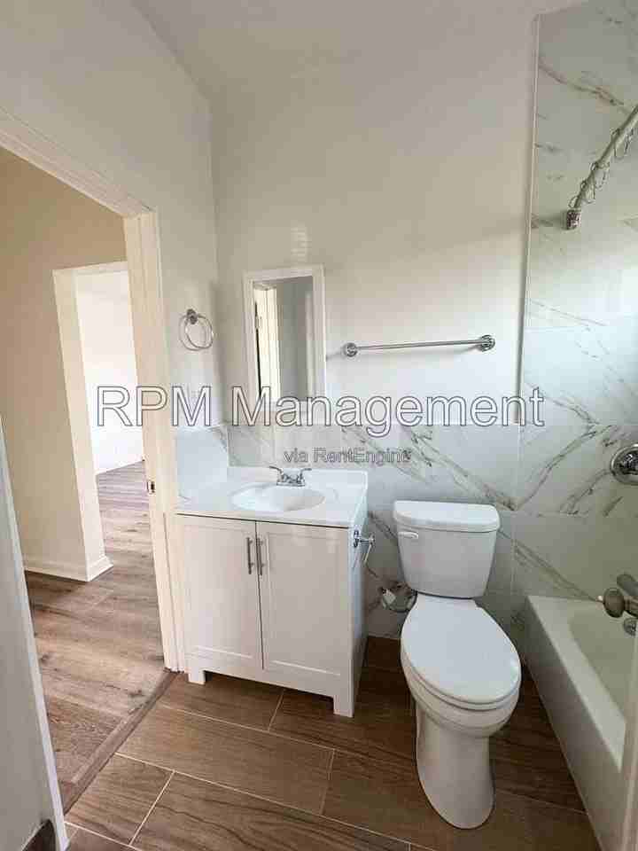 556 N Oxford Ave #101 - Photo 6 of 8