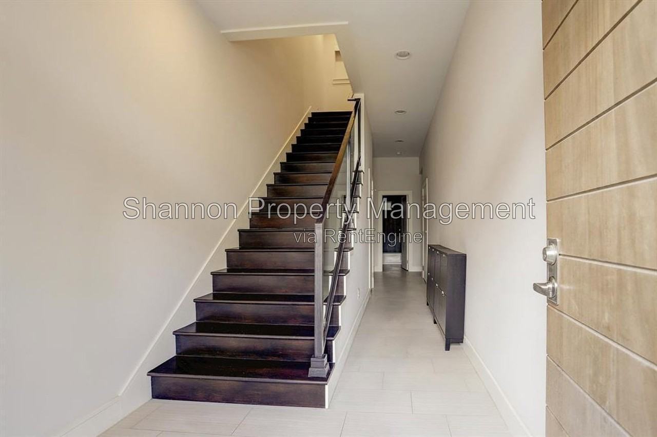 5905 Kiam St #B - Photo 3 of 31