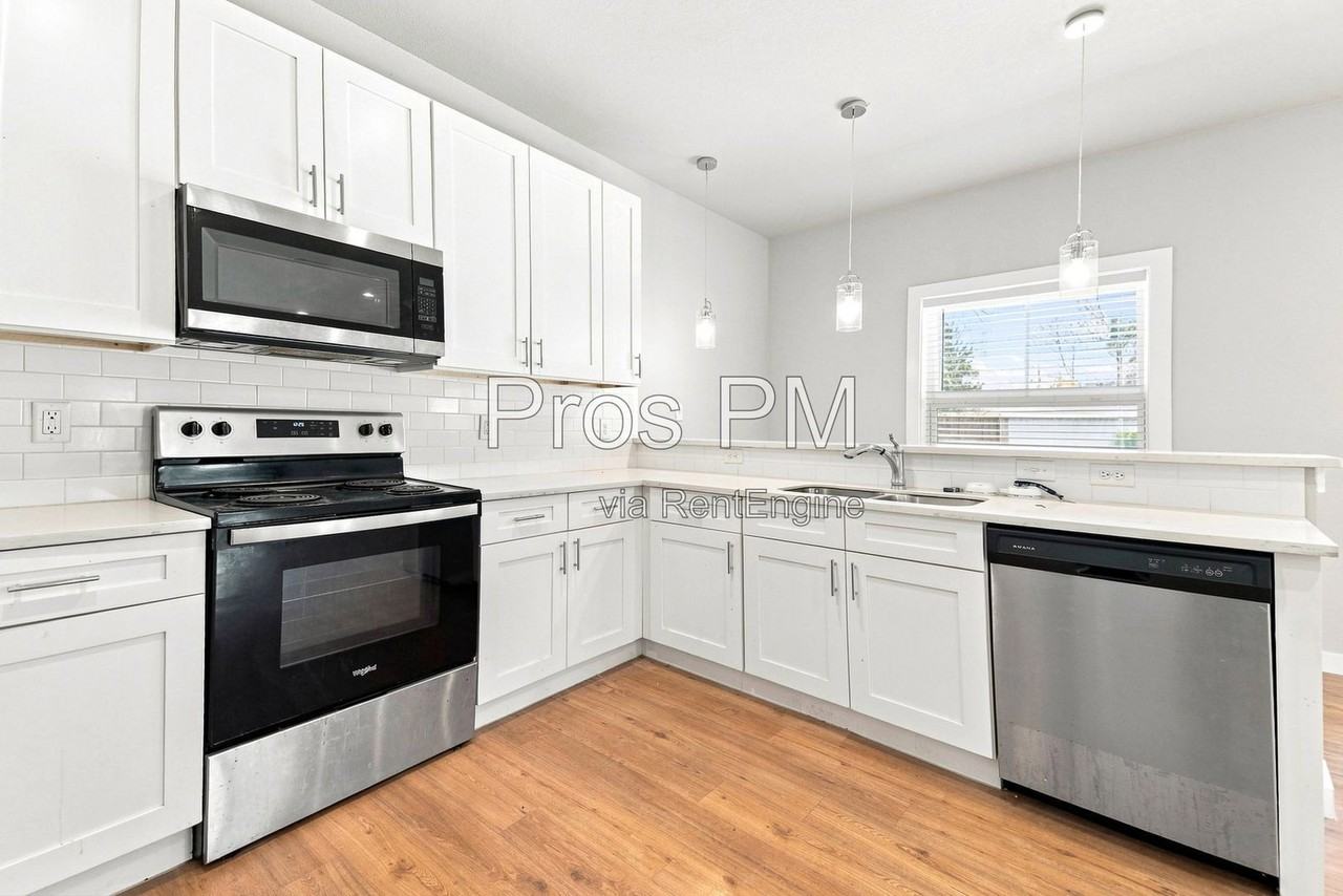 1841 Crow St #101 - Photo 4 of 18
