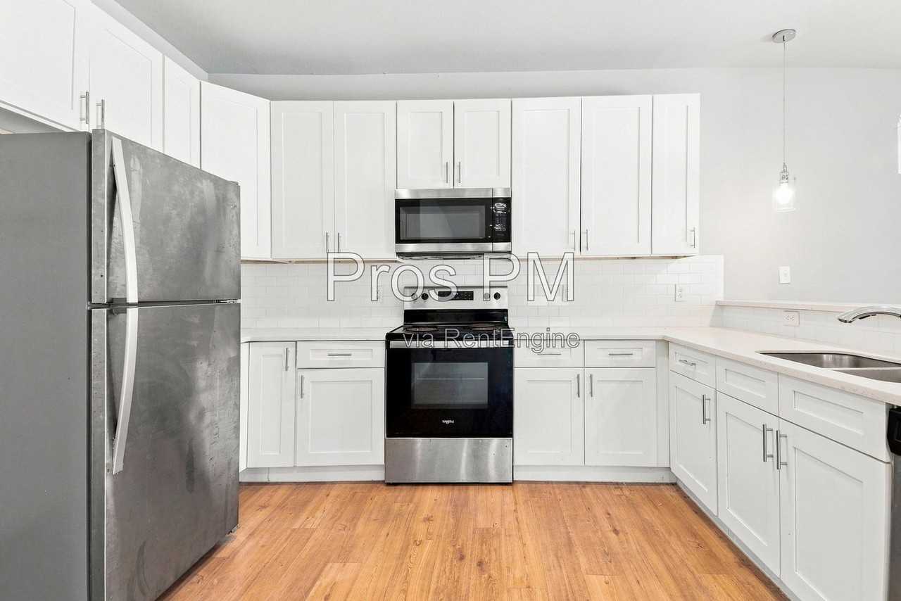 1841 Crow St #101 - Photo 7 of 18