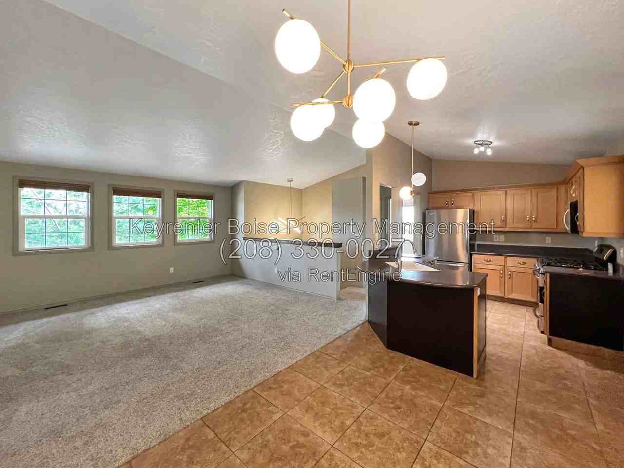 5000 S Deselm Way - Photo 4 of 25
