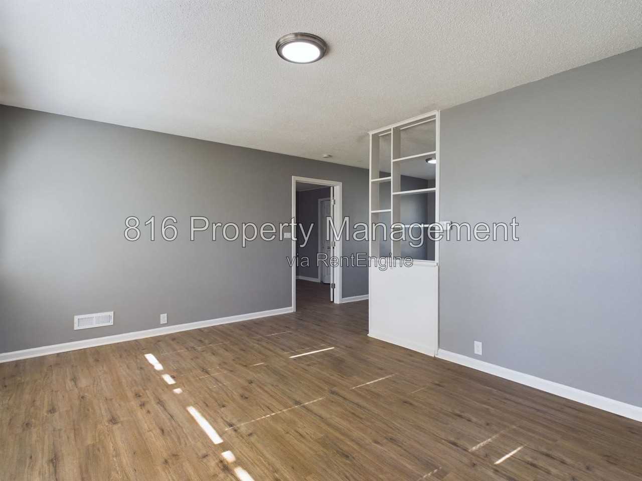 10800 Blue Ridge Blvd - Photo 3 of 20