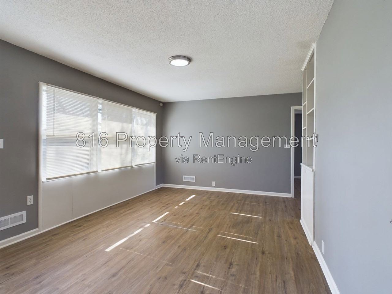 10800 Blue Ridge Blvd - Photo 4 of 20