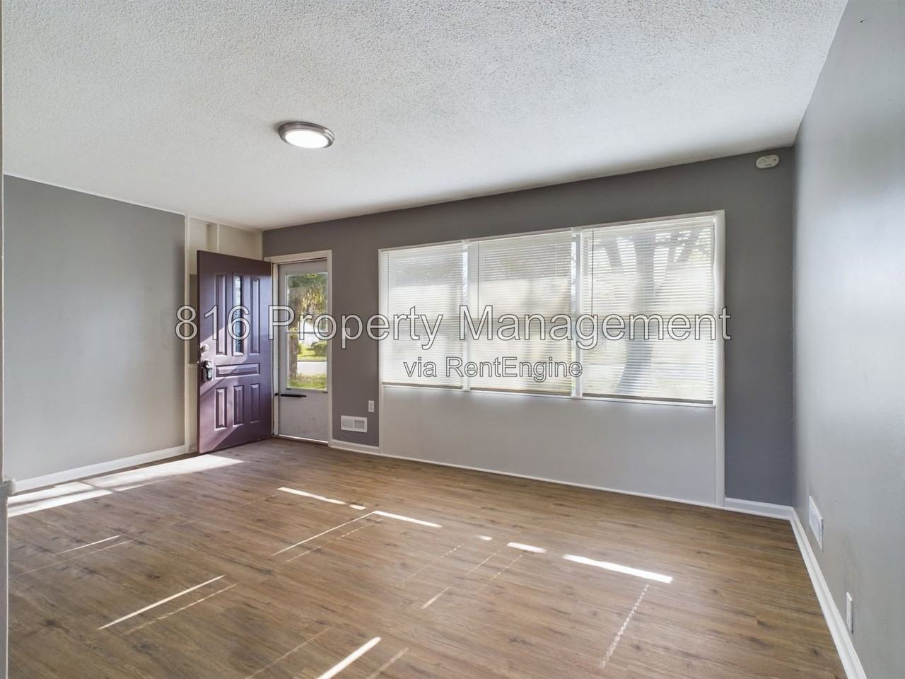 10800 Blue Ridge Blvd - Photo 5 of 20