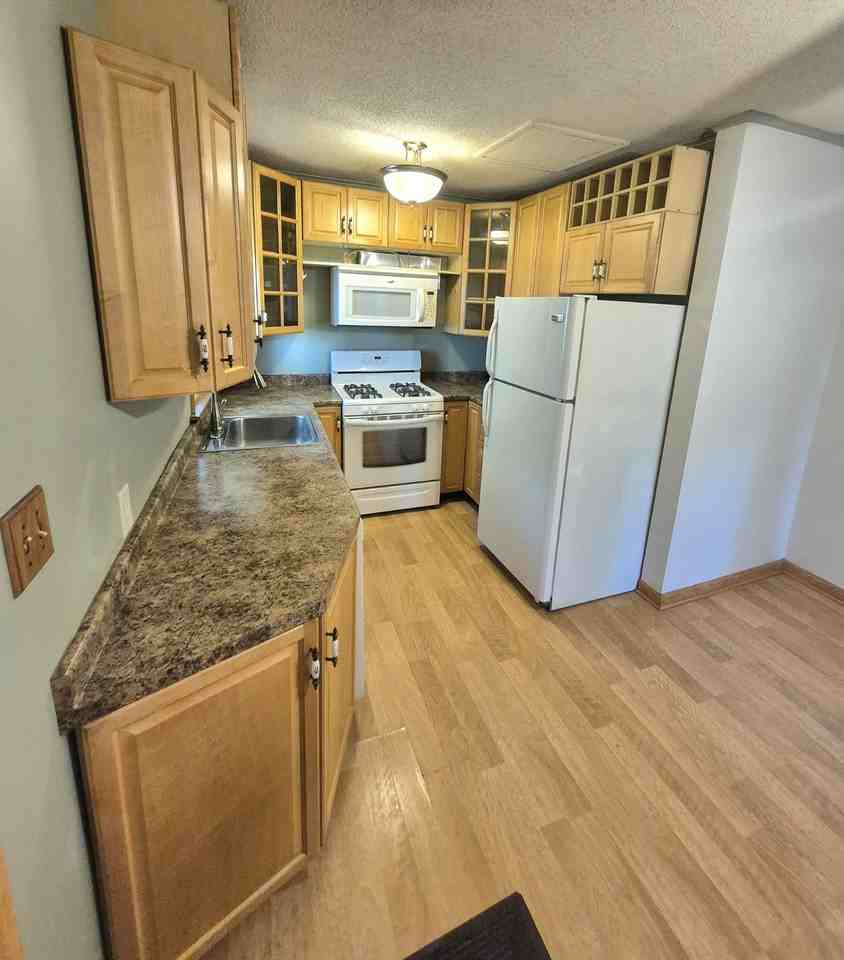 119 7th Ave Ne #NA - Photo 2 of 20