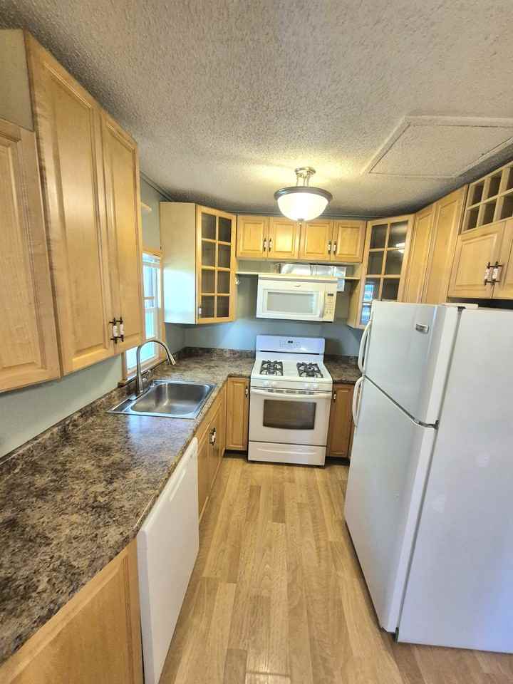 119 7th Ave Ne #NA - Photo 3 of 20