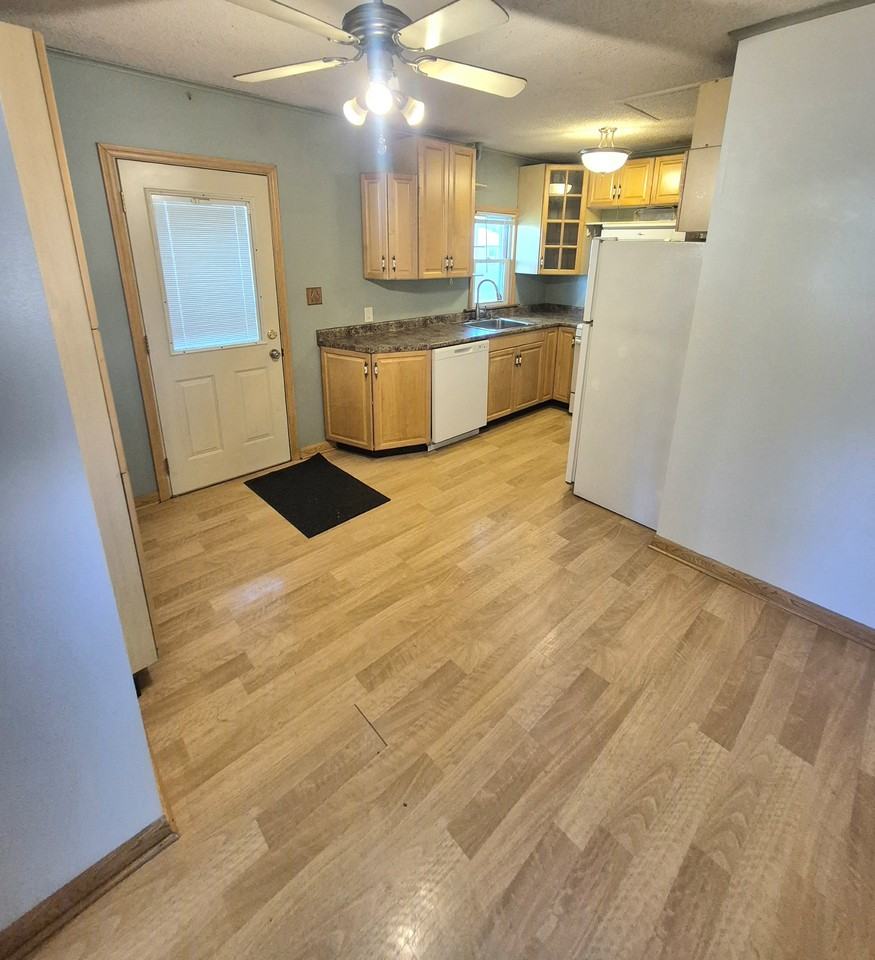 119 7th Ave Ne #NA - Photo 5 of 20