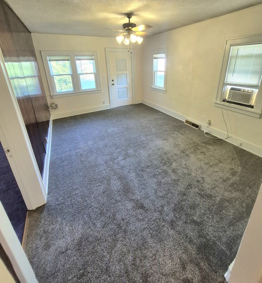 119 7th Ave Ne #NA - Photo 6 of 20