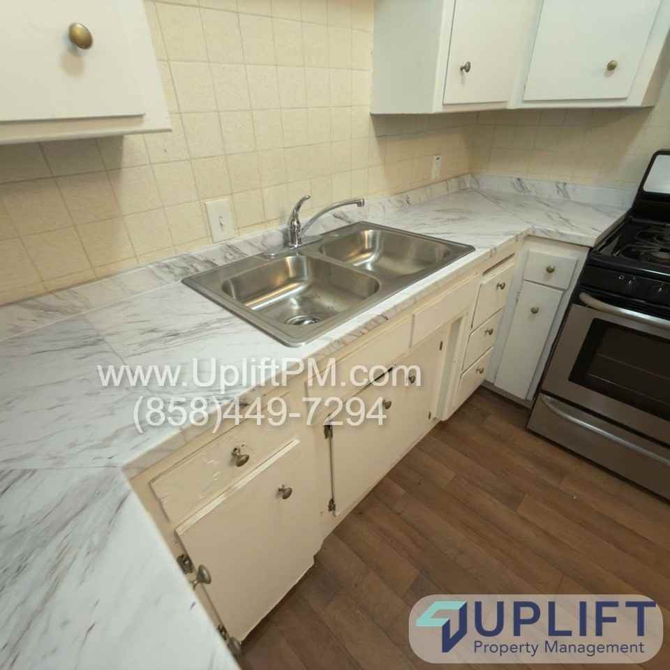 3434 Monroe St #3 - Photo 5 of 15