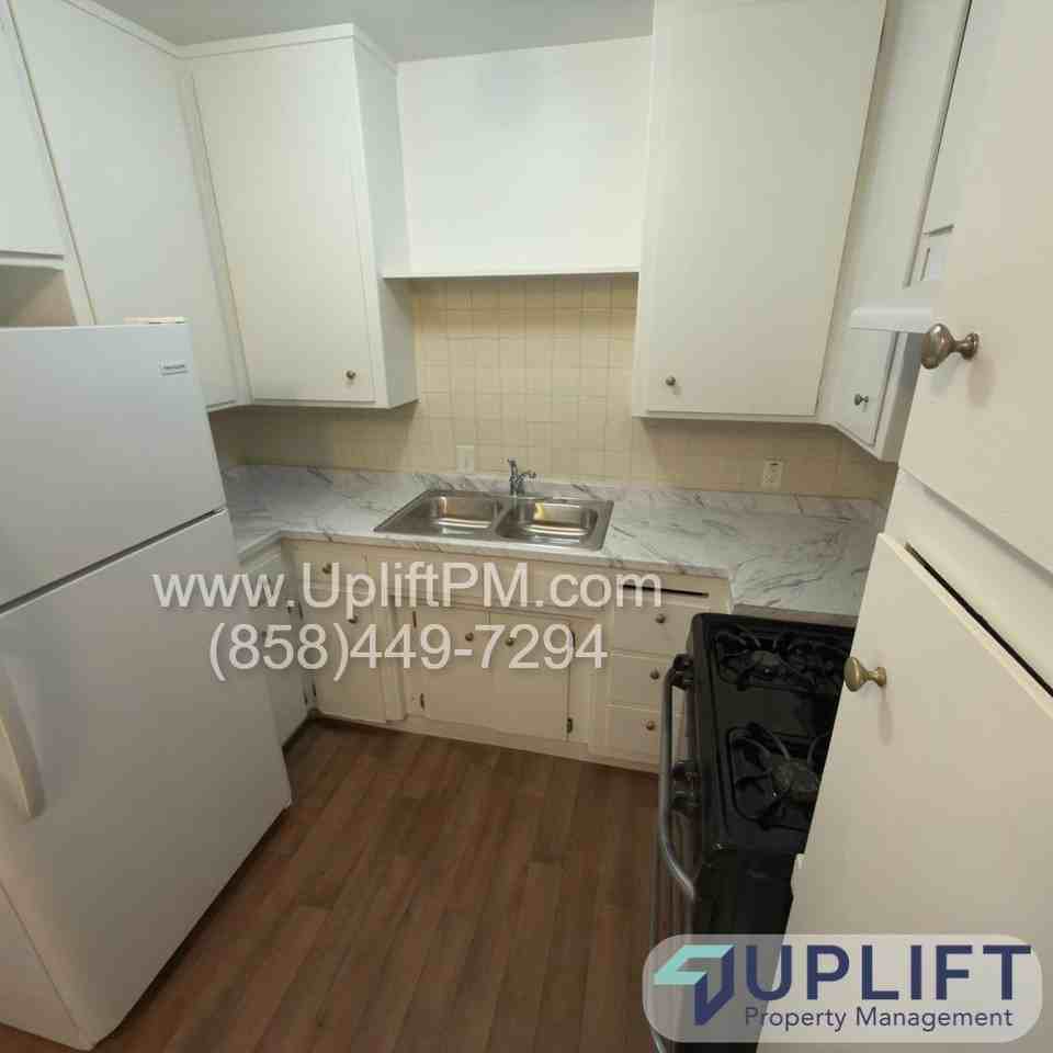 3434 Monroe St #3 - Photo 6 of 15