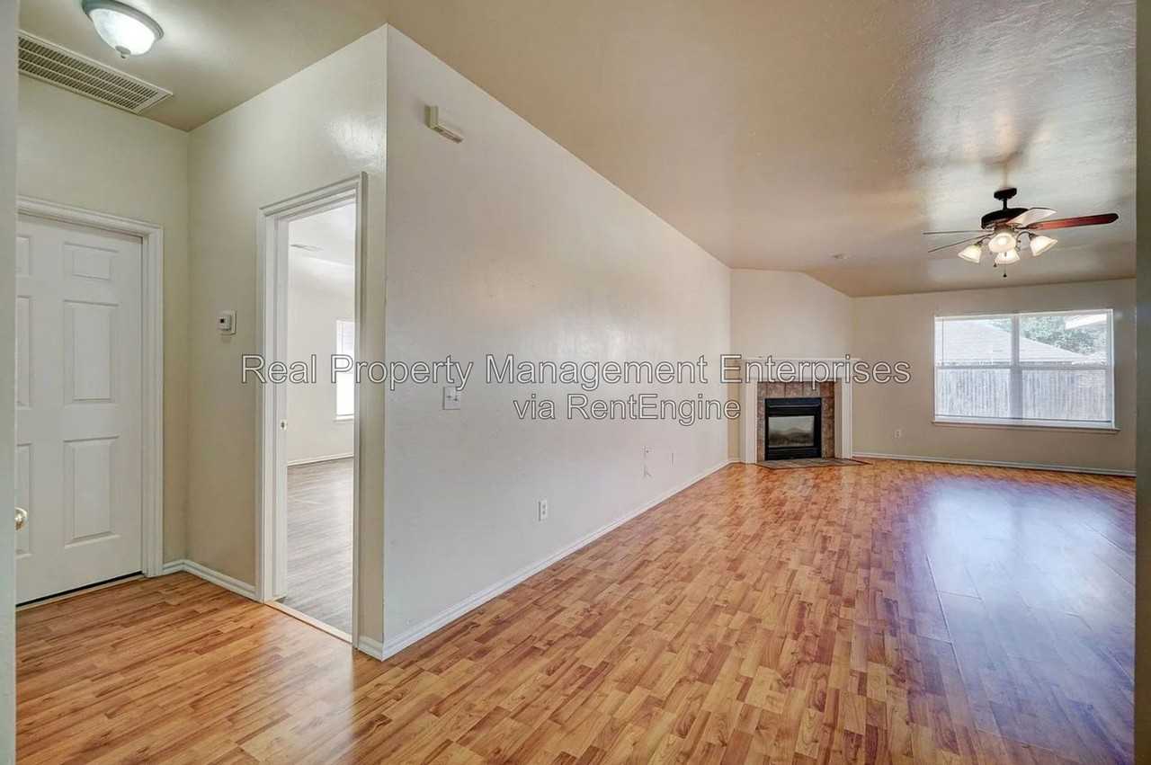 1921 Nw 173rd St - Photo 3 of 28