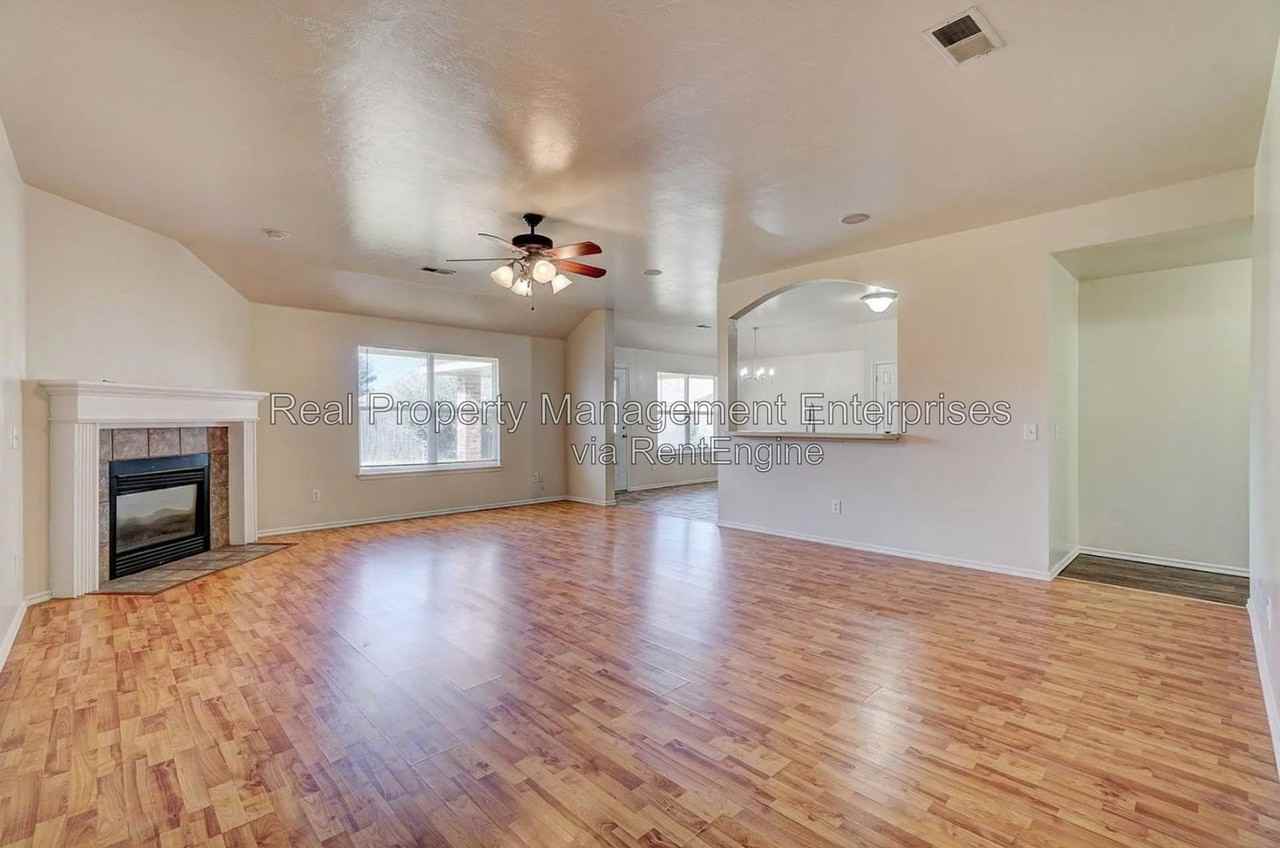 1921 Nw 173rd St - Photo 5 of 28