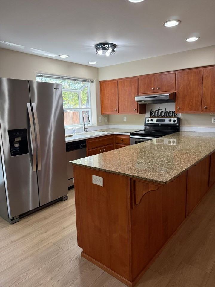 870 Spurlock St - Photo 4 of 18