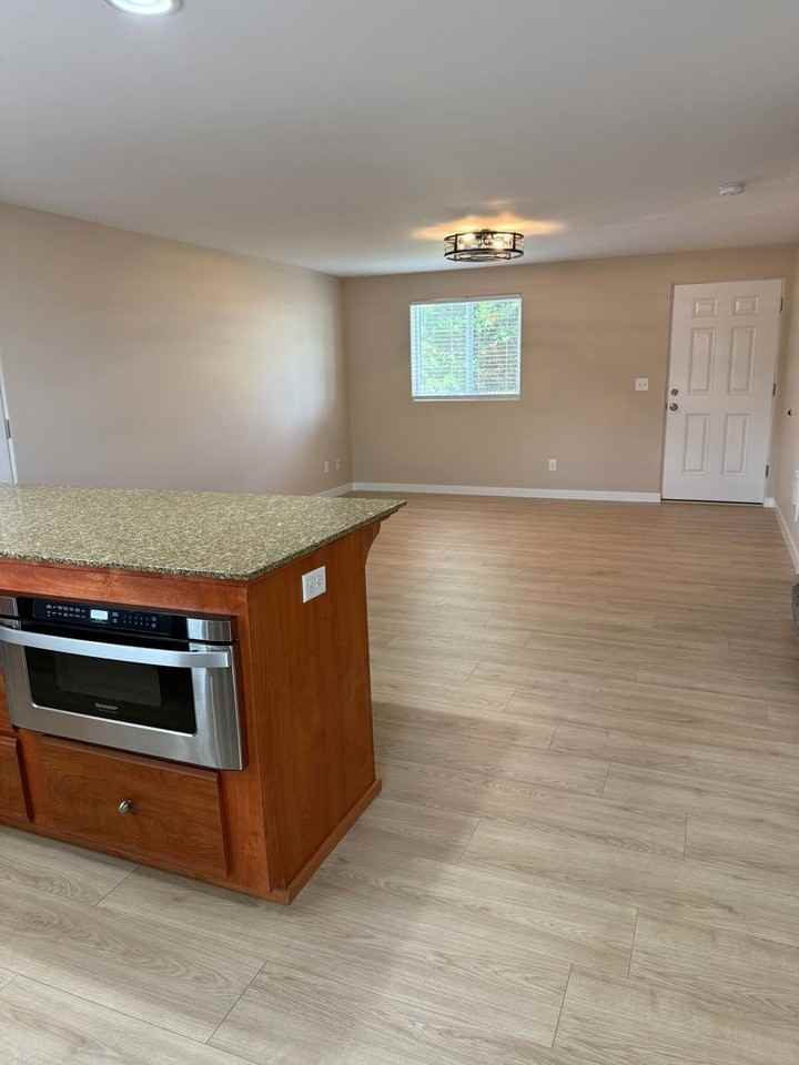 870 Spurlock St - Photo 5 of 18