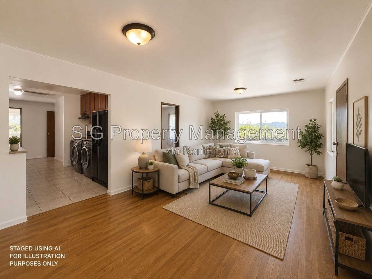 1018 Toledo St - Photo 2 of 23