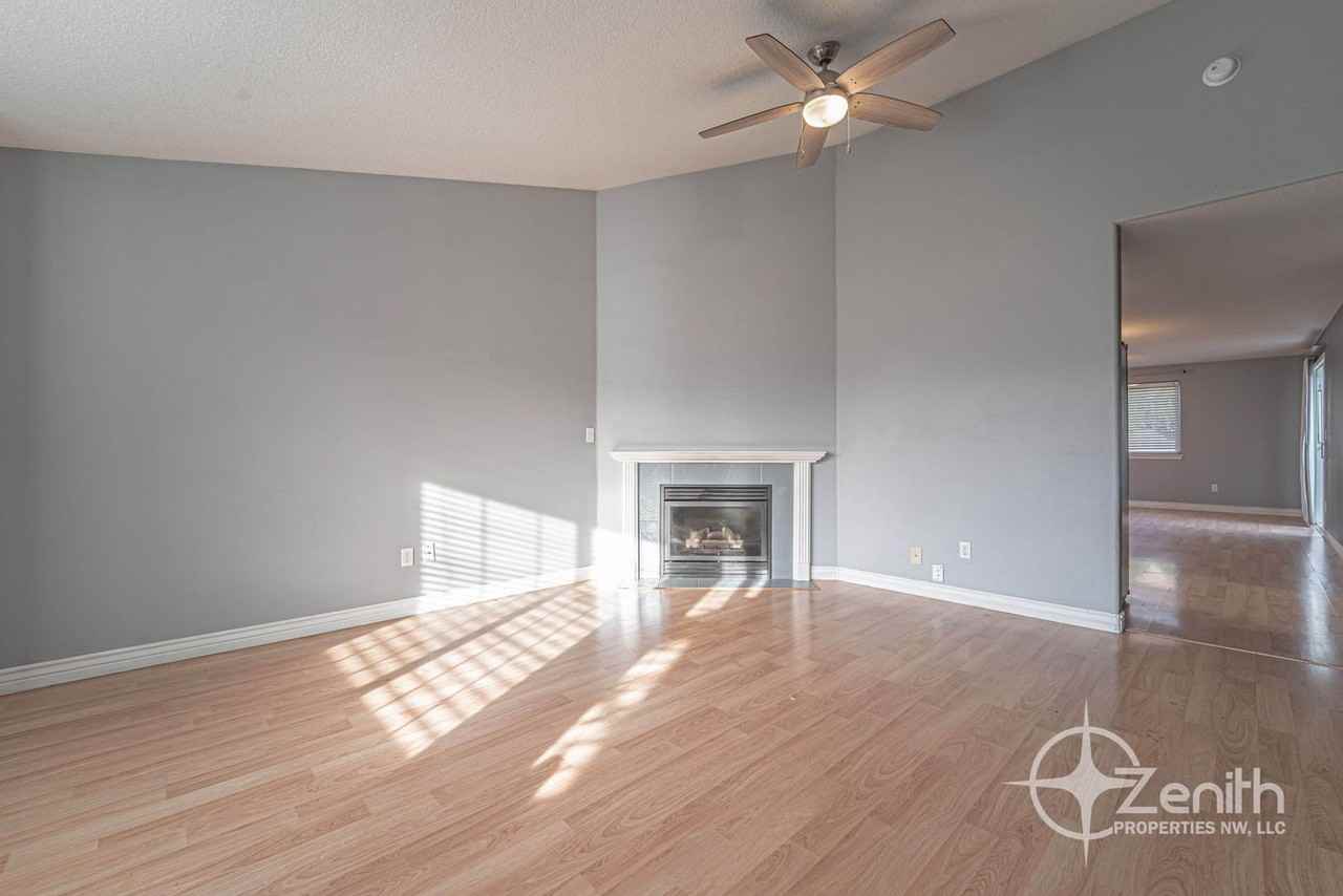 15408 Ne 90th St - Photo 3 of 29