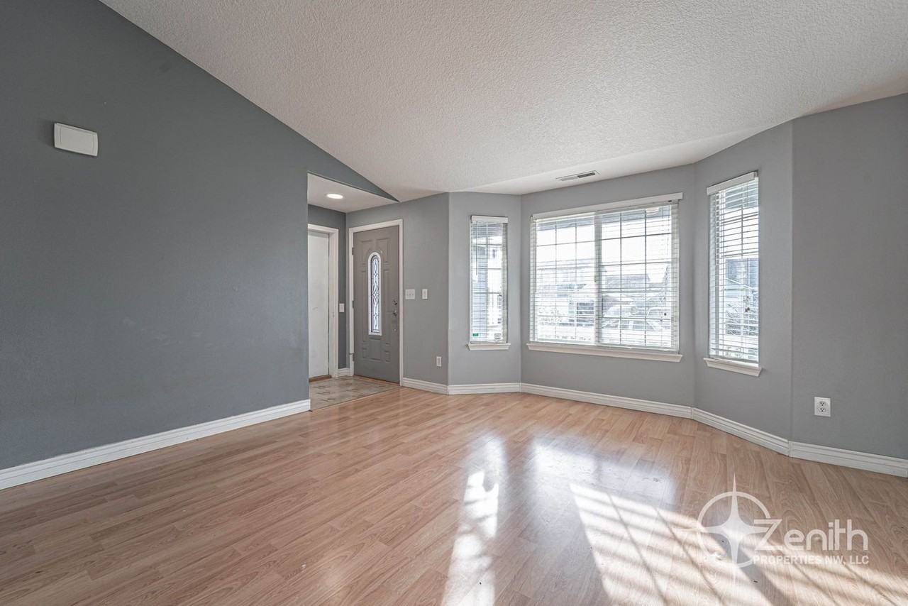 15408 Ne 90th St - Photo 5 of 29
