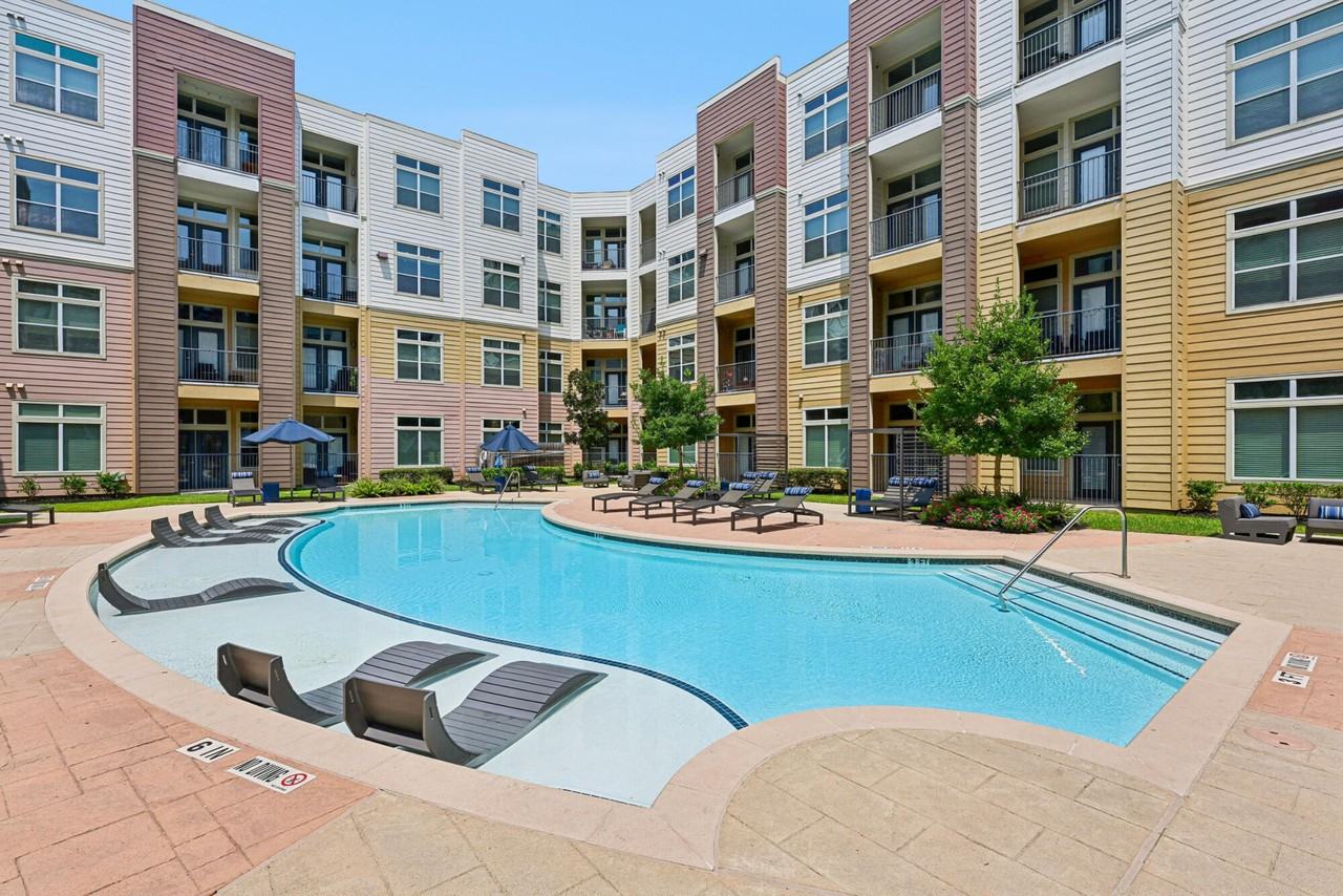 ASPIRE AT 610 - Photo 4 of 50