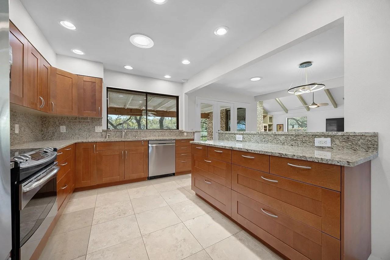 11532 Spicewood Pkwy #NA - Photo 5 of 17