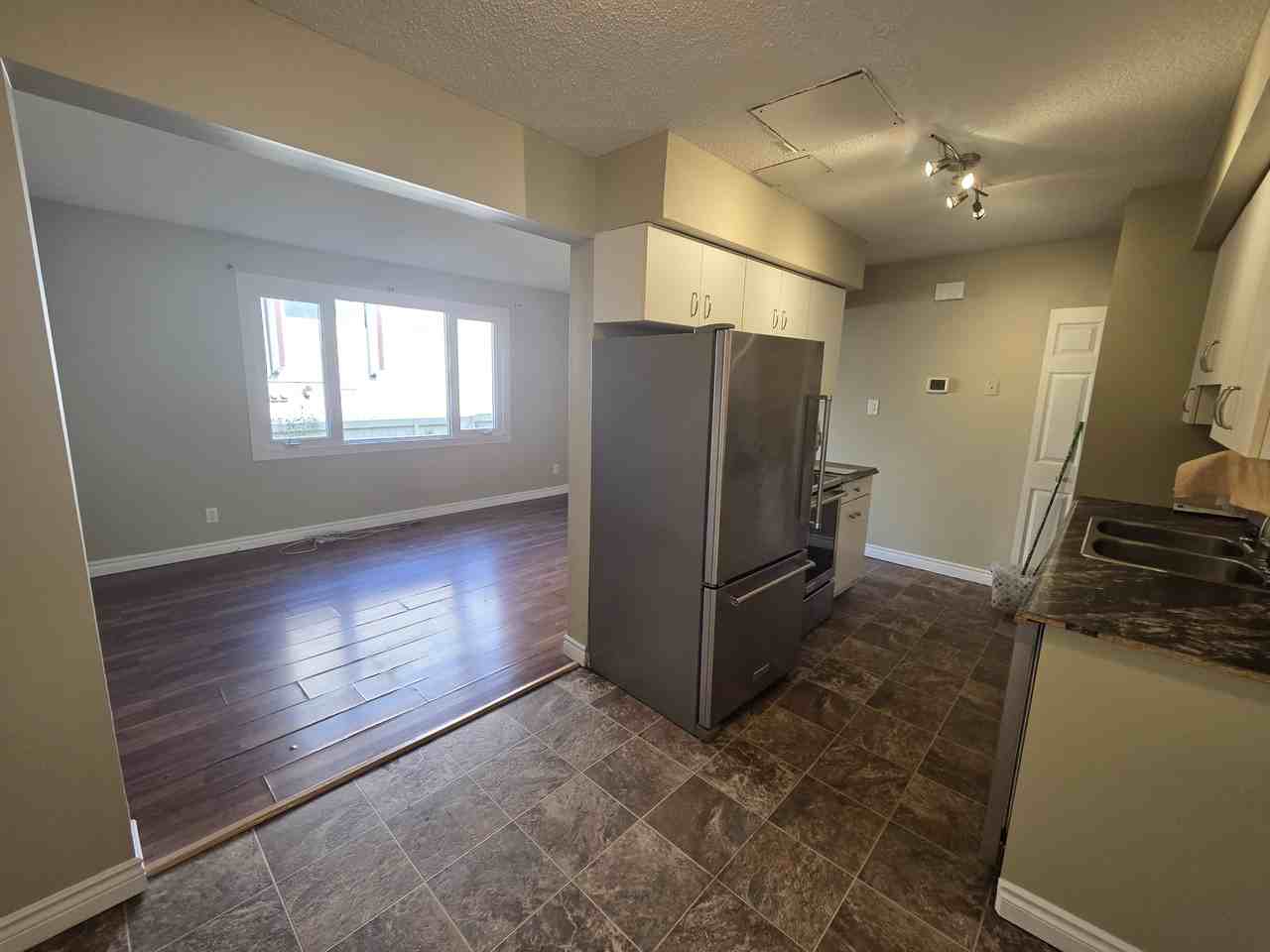 14105 82 St Nw - Photo 4 of 15