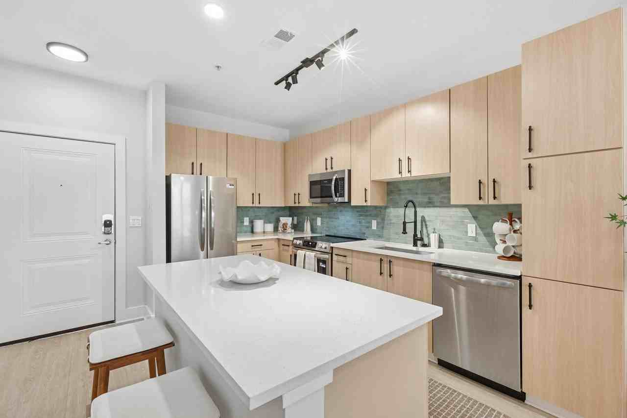 NoHo Flats - Photo 3 of 42