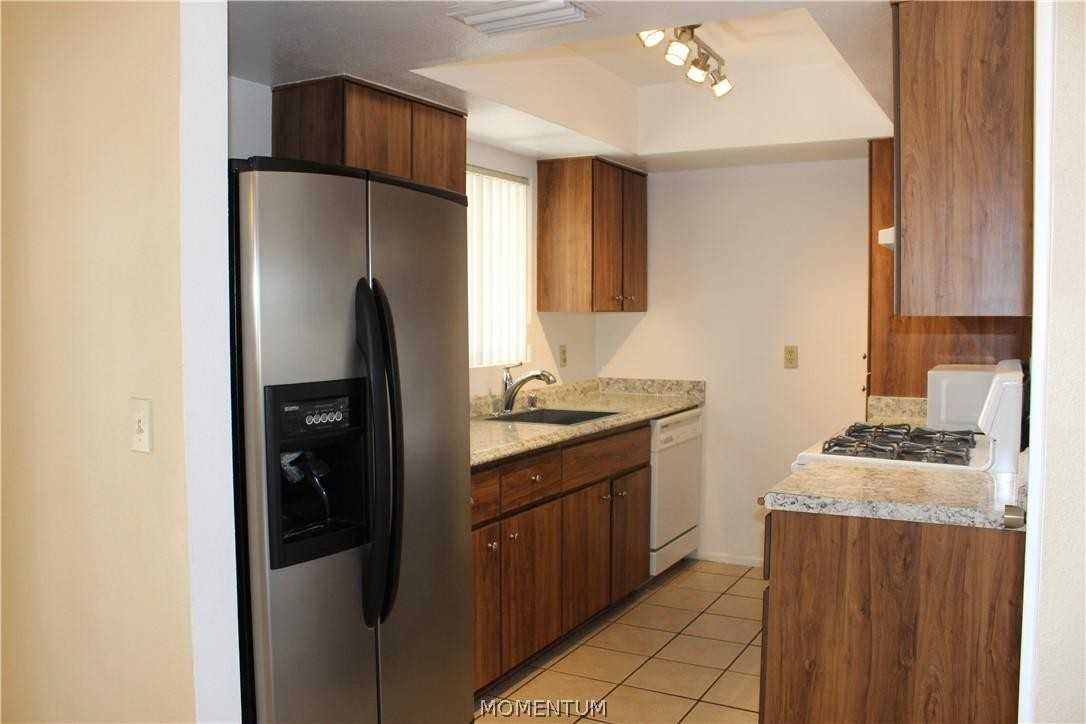 4004 Shadow Crest Rd - Photo 5 of 27