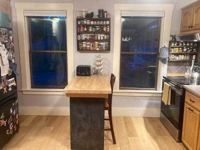 939 River Ave - Photo 2 of 9