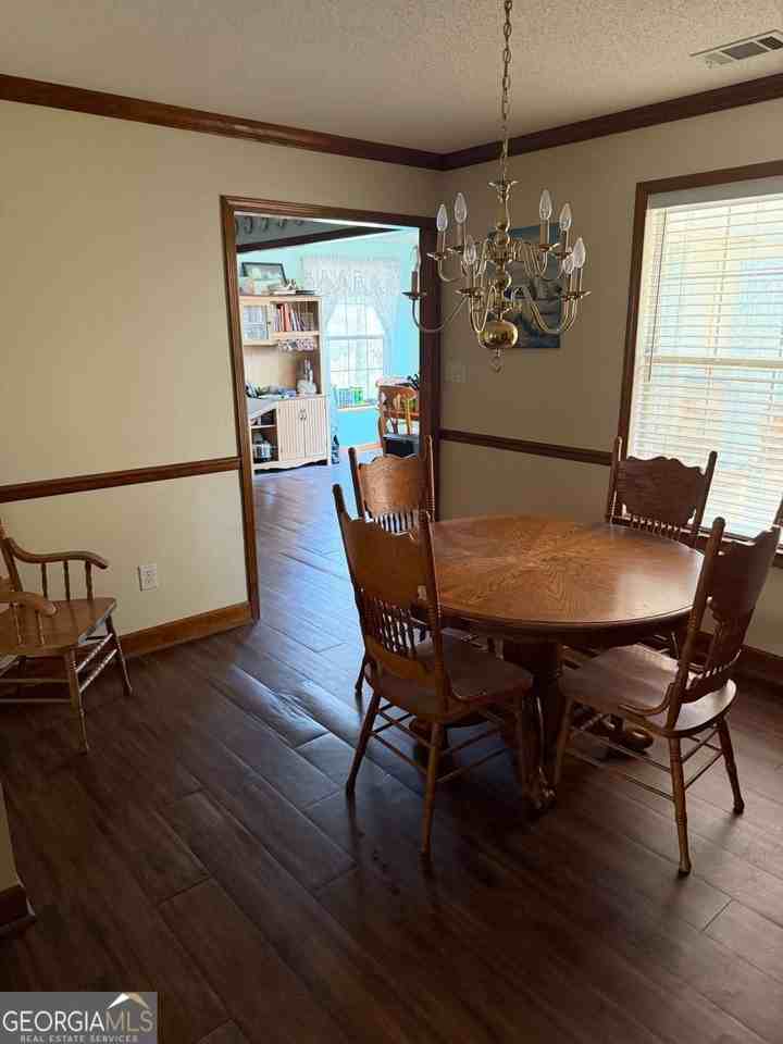 145 Gill Ln
