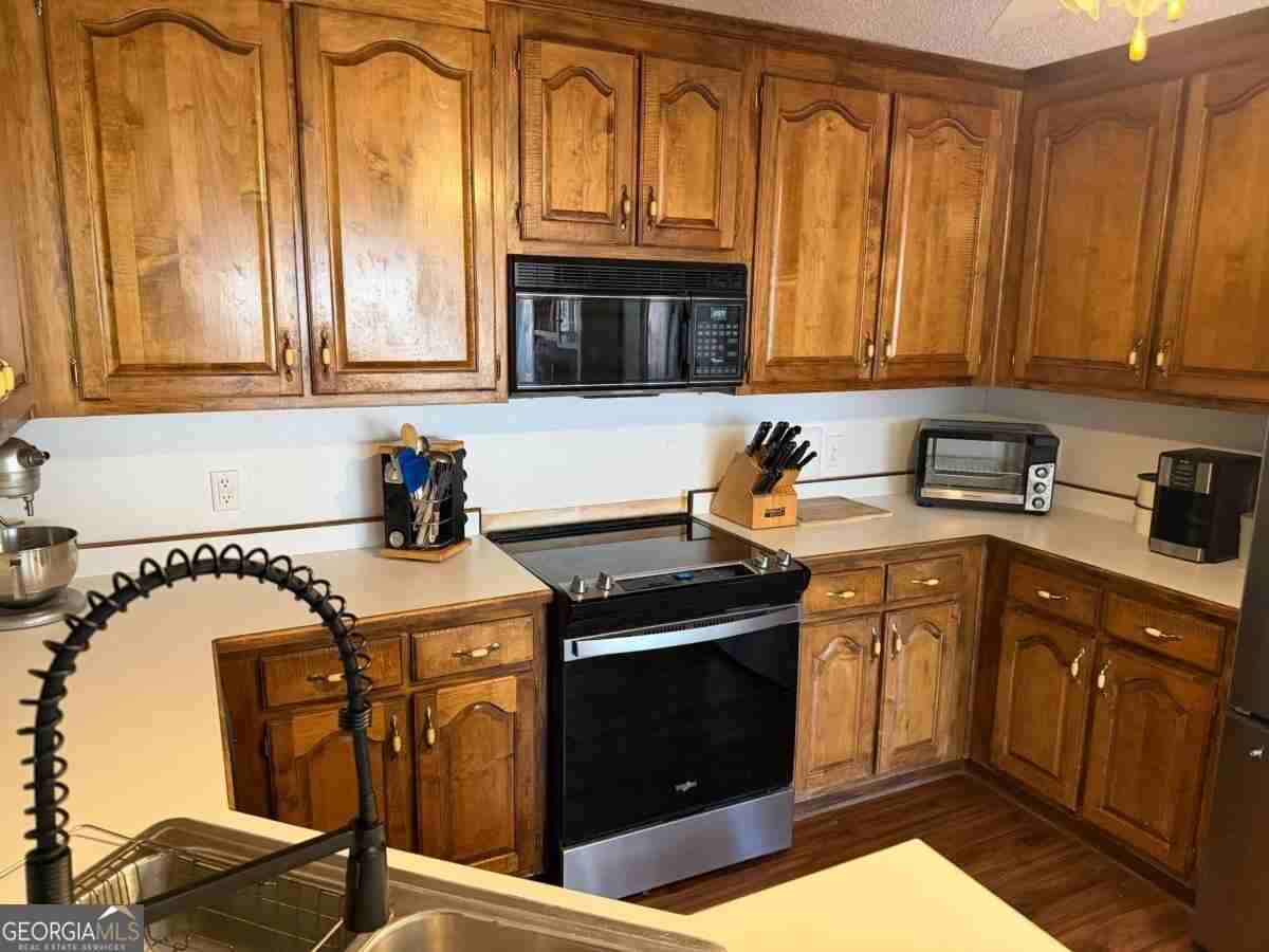 145 Gill Ln - Photo 4 of 8