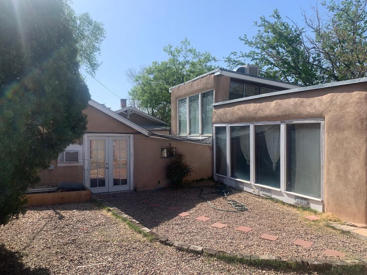 220 Stanford Dr Se #B - Photo 2 of 10