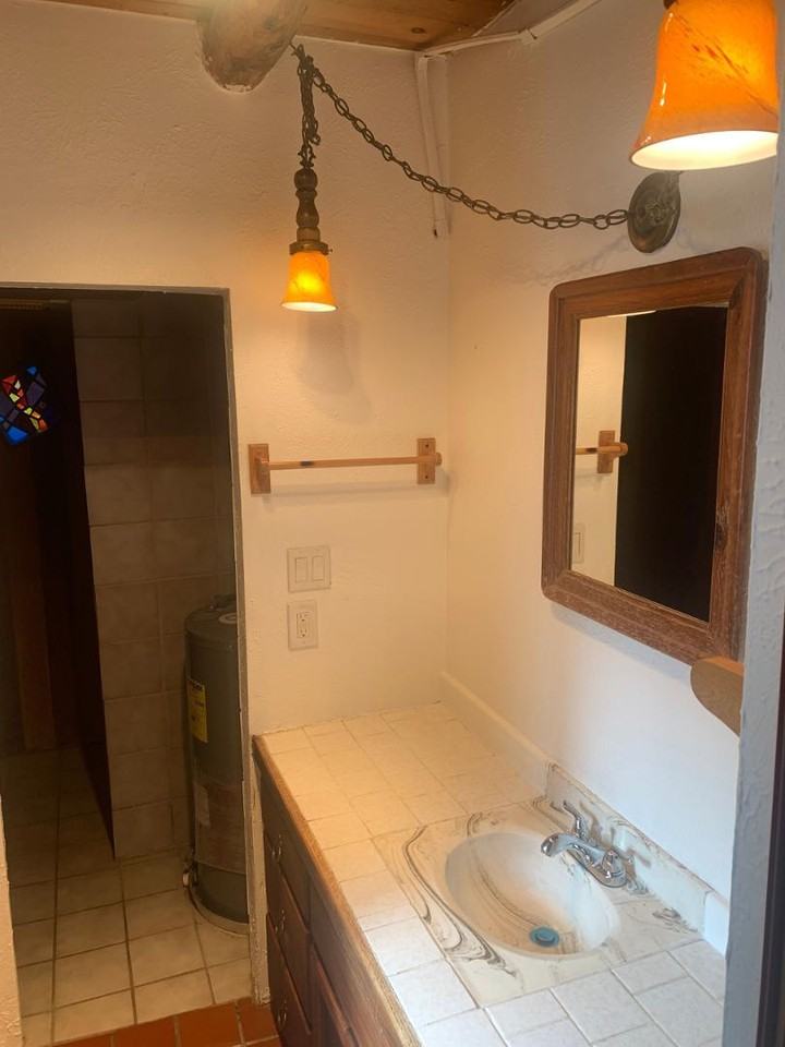 220 Stanford Dr Se #B - Photo 7 of 10