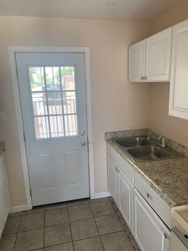 3418 Crest Ave Se #3 - Photo 6 of 13