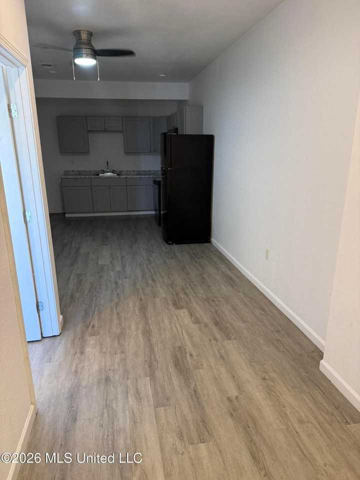 212 E 2nd St - Photo 3 of 10
