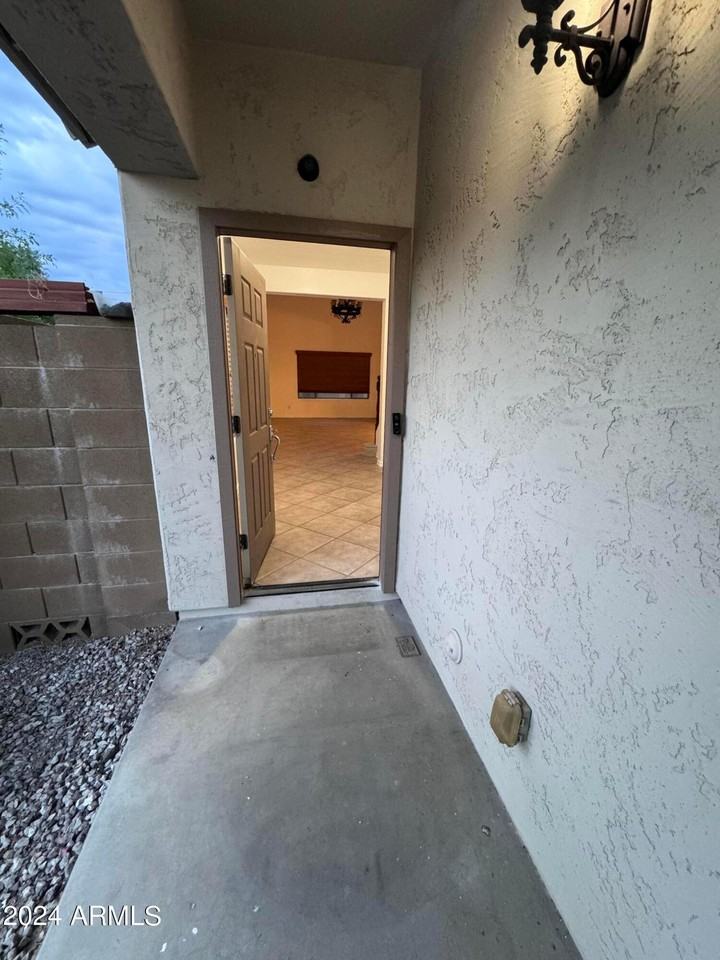 2110 W Kathleen Rd - Photo 4 of 42