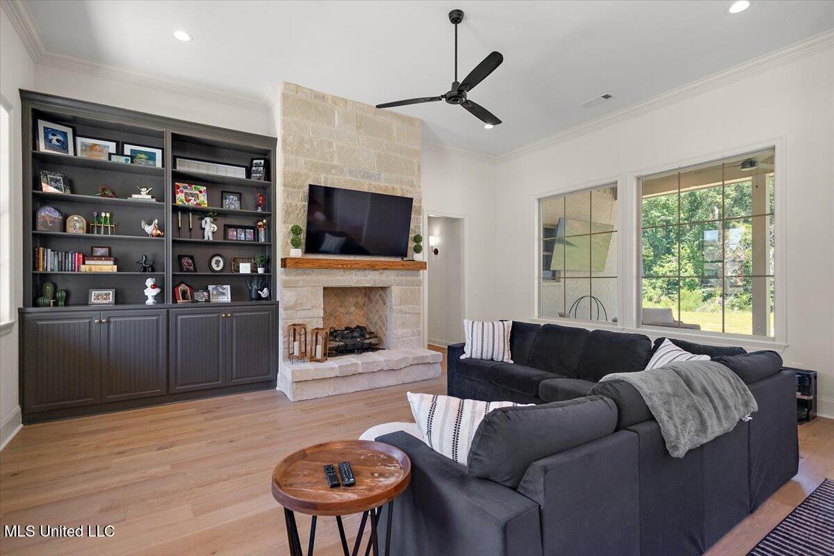 6603 Wirtz Rd - Photo 3 of 35