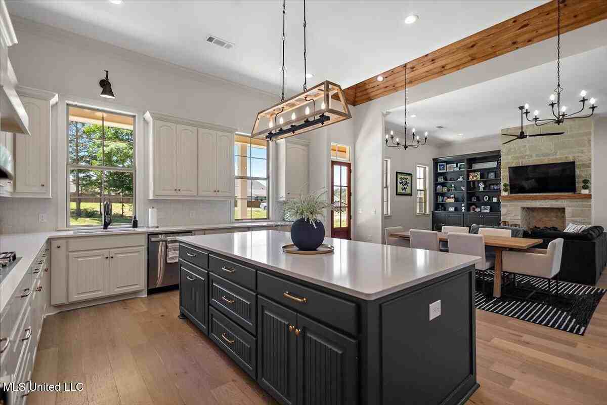 6603 Wirtz Rd - Photo 6 of 35