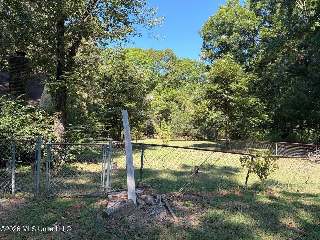 3630 Debbie Ln - Photo 5 of 30