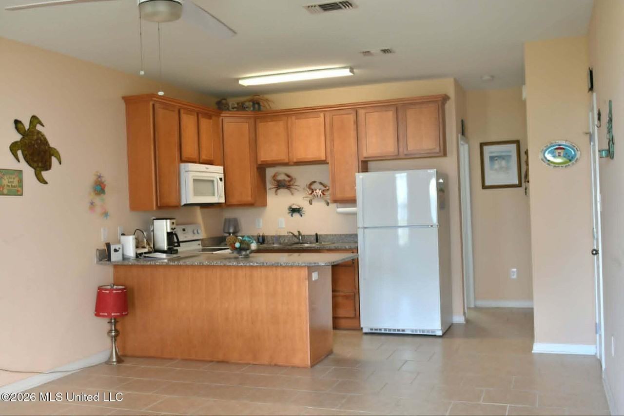 1276 Century Oaks Dr - Photo 2 of 20